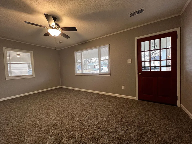 3577 Sunrise St — Photo 4