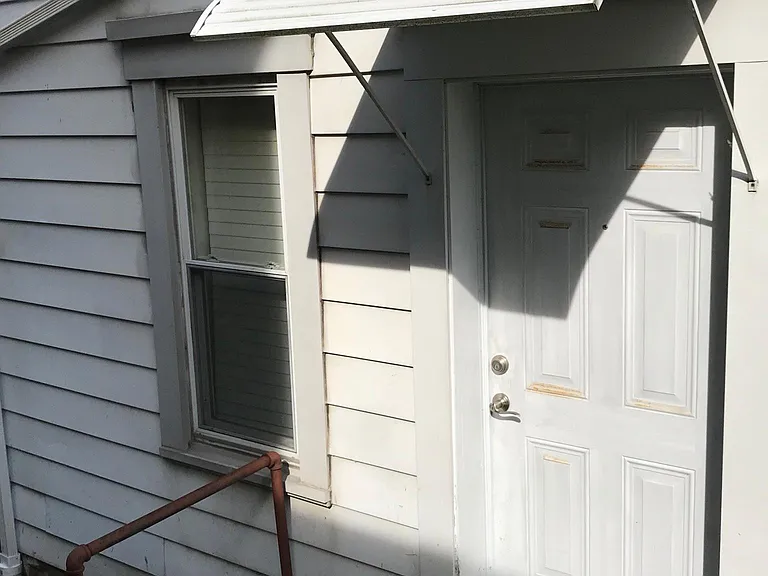 596 E Maiden St #2 — Photo 1