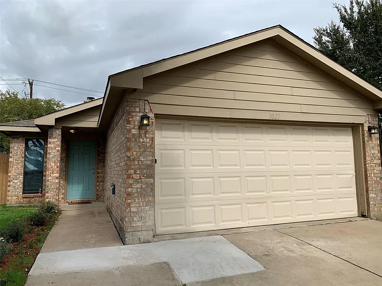 1021 Olivewood Ln — Photo 15