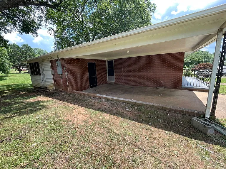 709 Branton Dr — Photo 23
