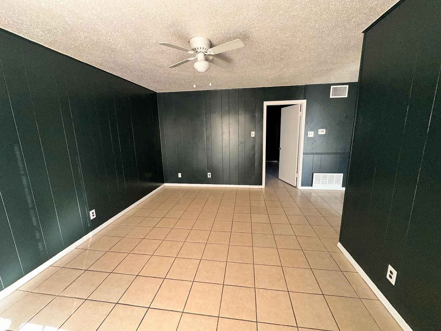 Eastgate Apartments — Photo 2