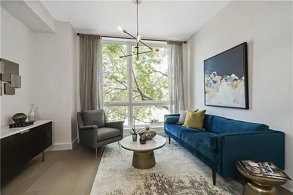 Sold by Avenue Sotheby's International Realty | media 16