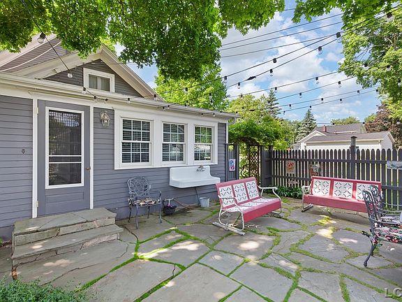 2nd image of 309 W Cummins St