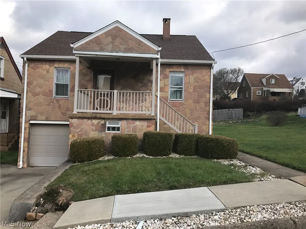 317 Mineral Ave photo 1