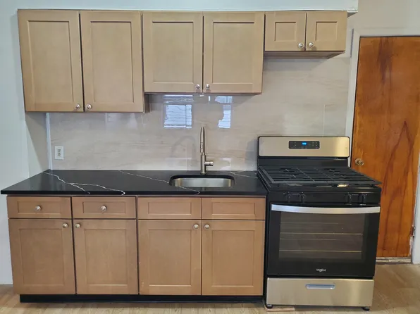 (undisclosed Address), Bayonne, NJ 07002