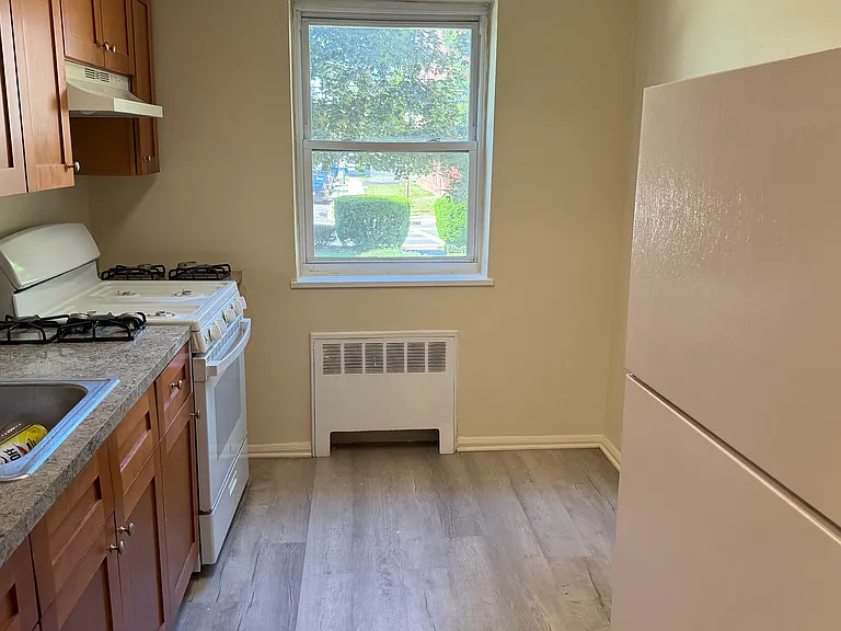 148 Union Ave #C — Photo 2
