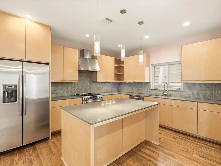 1823 Southmore Blvd — Photo 4