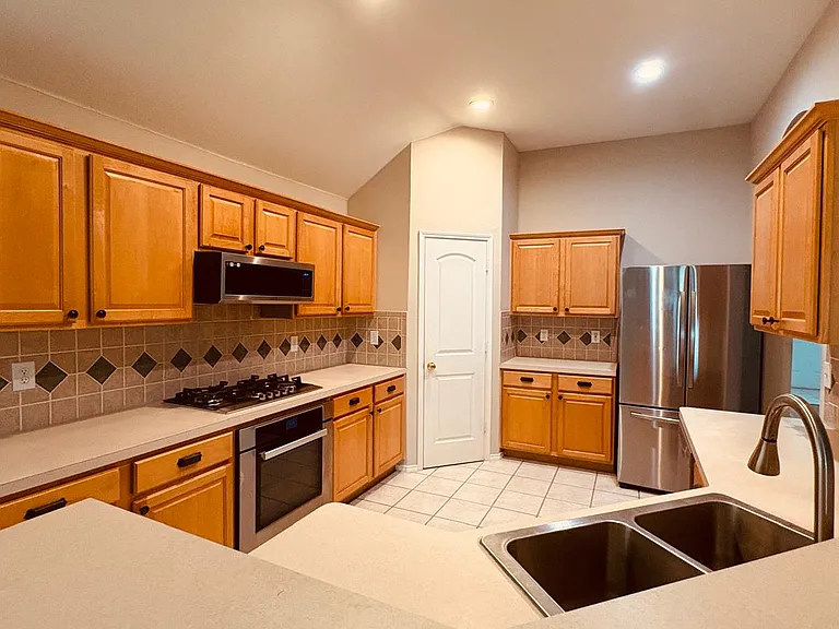 5970 Dustin Trl — Photo 15