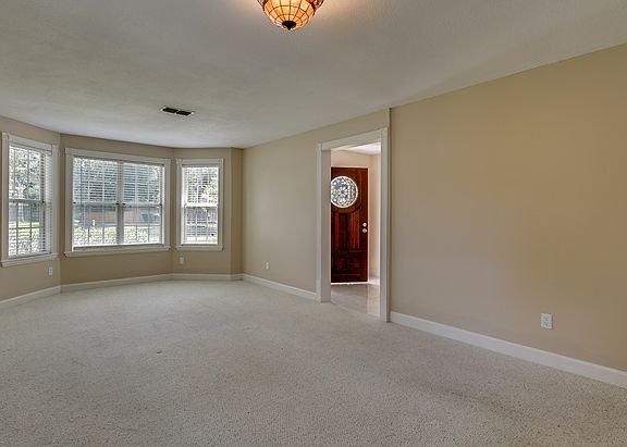 4th image of 750 Arran Ct