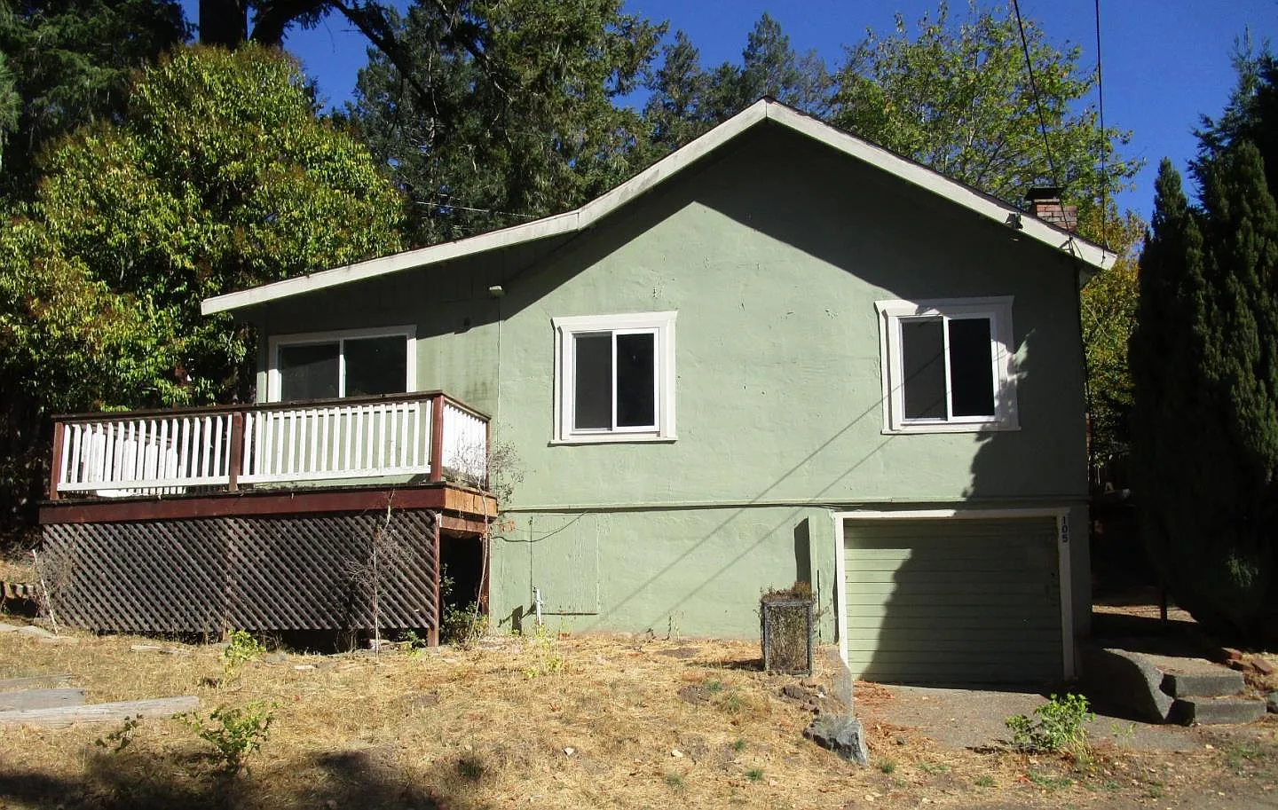 105 Montezuma Ave photo 1