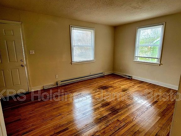 2nd image of 2305 Warwick Ave
