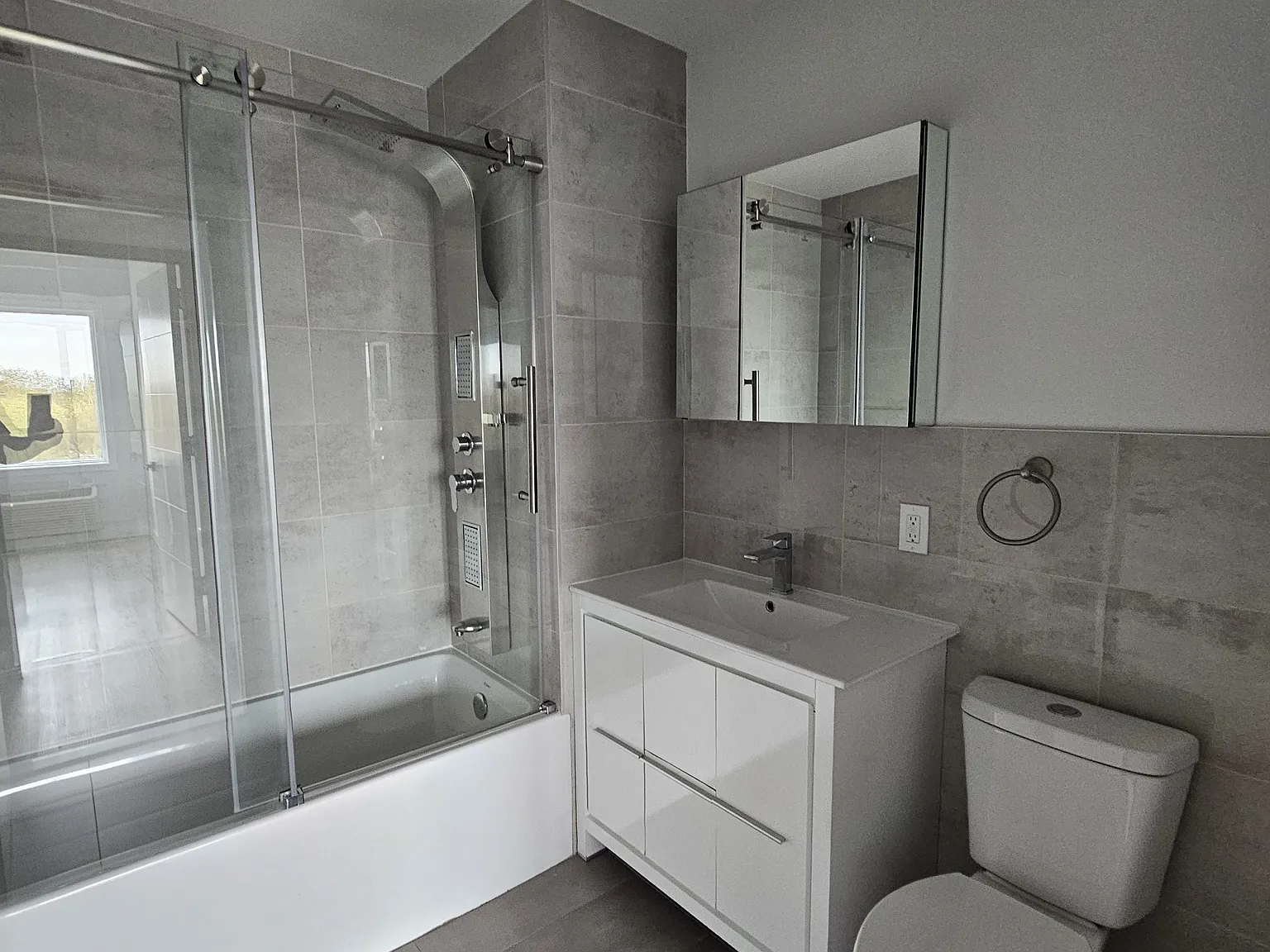 1 bed, $2,795 — Photo 4