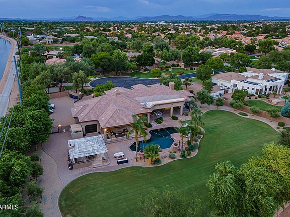 5th image of 1131 E Desert Ct