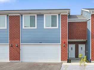 1015 Gillespie Ln, Yorkville, IL 60560