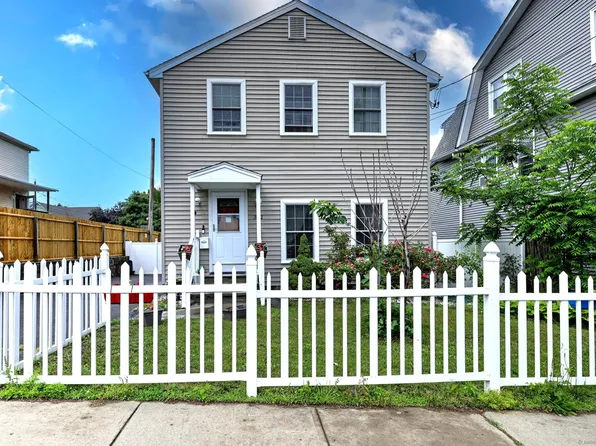 322 Greenfield St, Fairfield, CT 06825