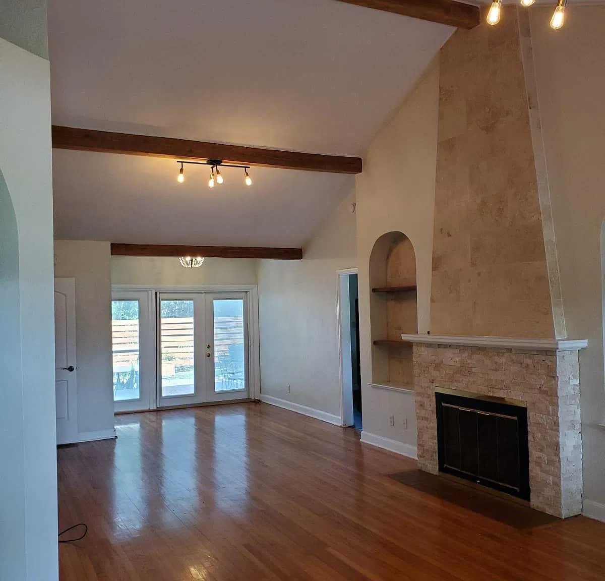 2 bed, 1700 sqft, $2,645 — Photo 3
