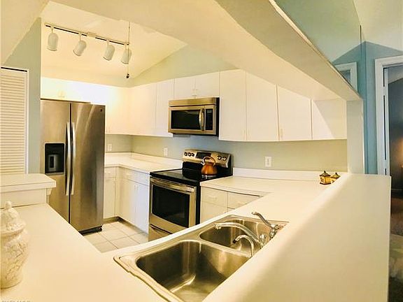 5th image of 4131 Lake Forest Dr APT 1123