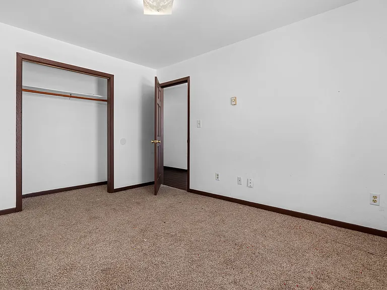 110 N Commercial Street — Photo 17