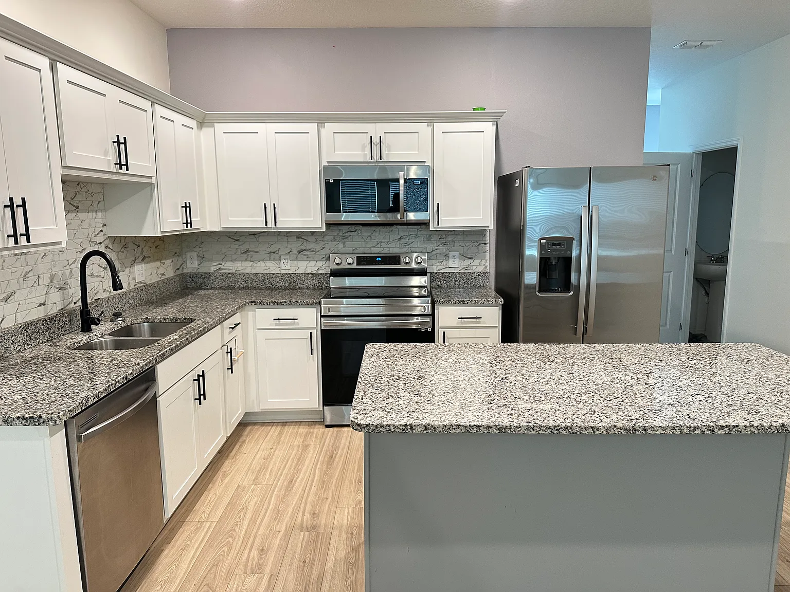 3 bed, 2.5 bath, 1570 sqft, $2,300 — Photo 2