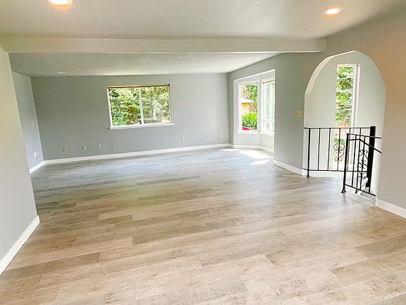 5th image of 12215 105th Avenue Ct E APT D