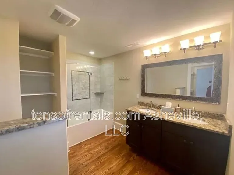 240 S Beaumont St — Photo 18