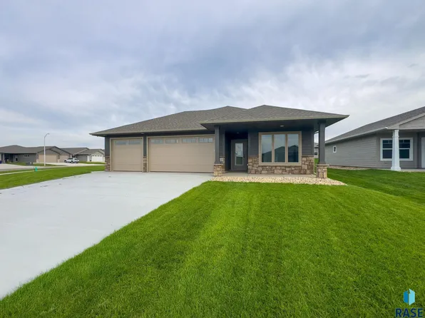 2308 E Brek St, Brandon, SD 57005