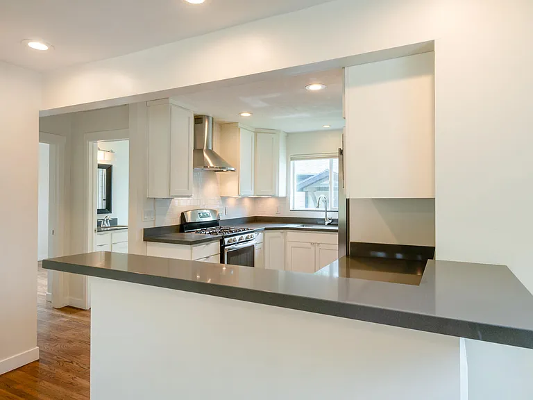 2880 S 1400 E — Photo 3