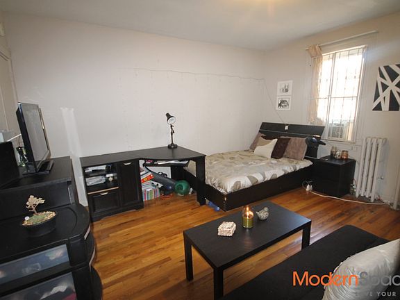 4th image of 3123 98th St APT 1R