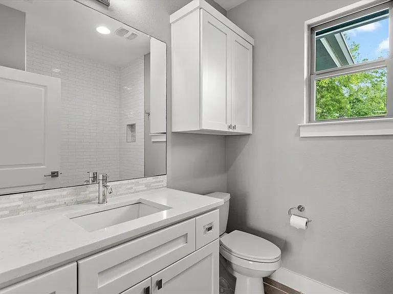 913 Stobaugh St #B — Photo 38