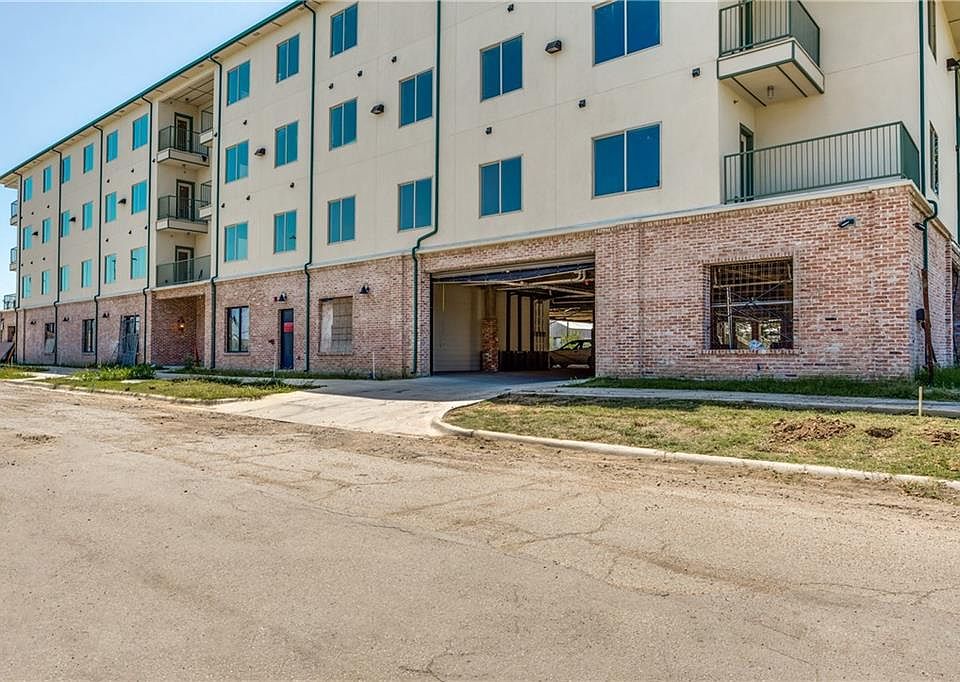 1st image of 3221 Elihu St #208