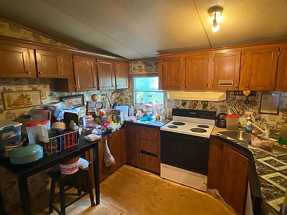 4th image of 120 Wildwood Trl