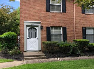 731 Lakeview Dr, Cortland, OH