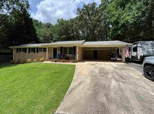 5816 N Bear Dr, Douglasville, GA 30135