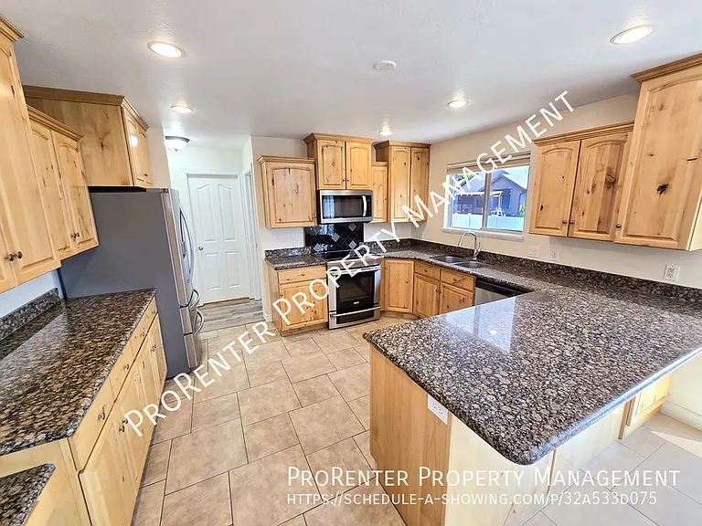 1911 S 1485 W — Photo 9
