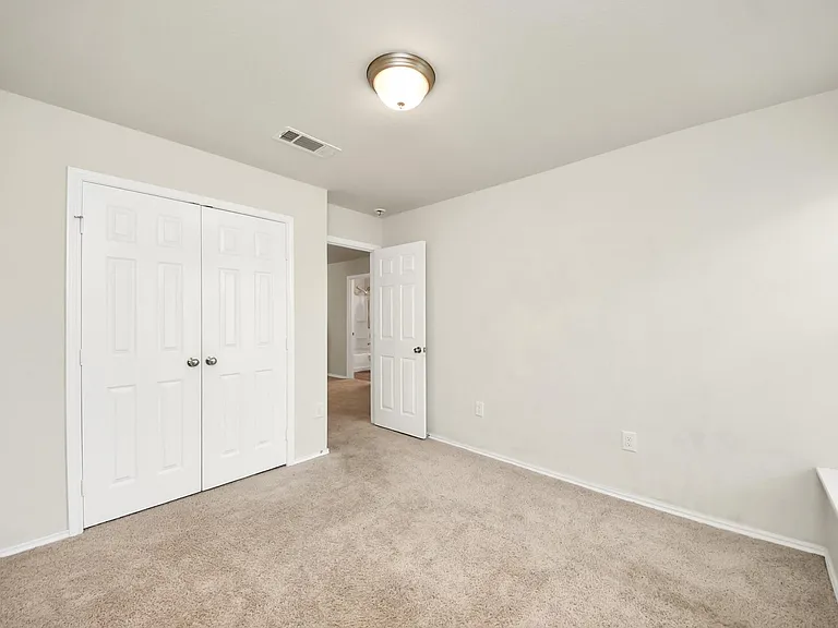 15802 Sunny Stone Dr — Photo 4