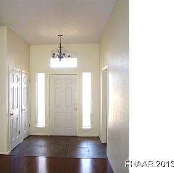 3rd image of 423 Skyline Dr