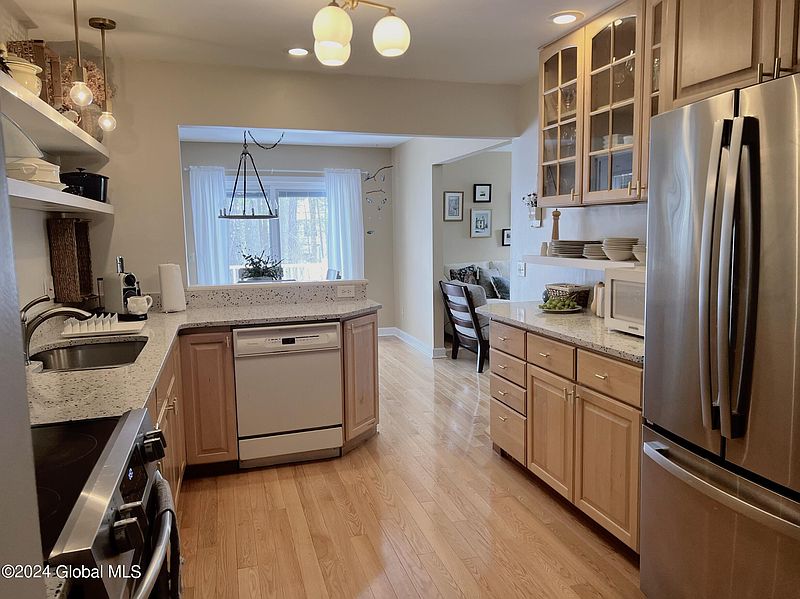 2nd image of 24 Fairwood Drive