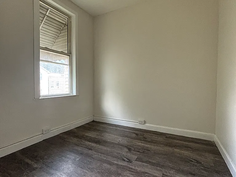 107 Van Nostrand Ave #2 — Photo 5