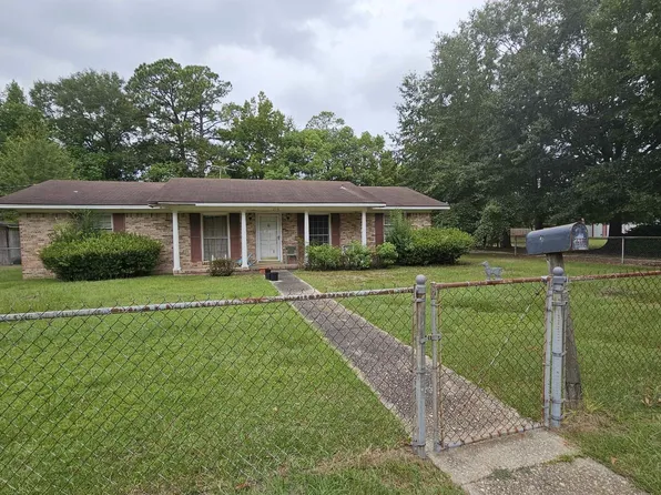 216 6th Ave, Atmore, AL 36502