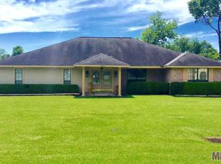 926 Bohne Rd, Port Allen, LA 70767