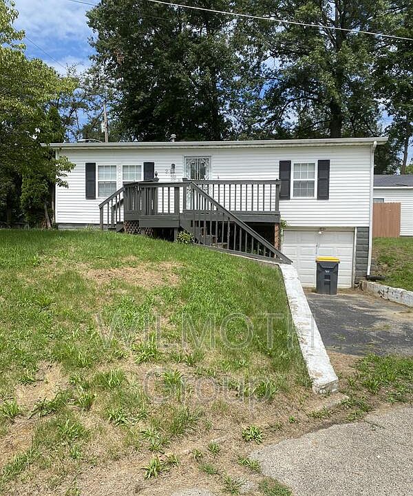 1st image of 2135 Parker Ave
