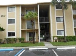 250 Palm Cir W APT 102, Hollywood, FL 33025