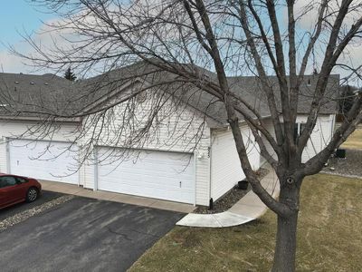 825 Regent Dr, Shakopee, MN, 55379