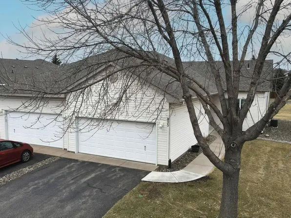 825 Regent Dr, Shakopee, MN 55379