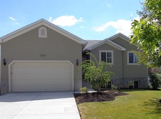 1391 W 2350 S, Woods Cross, UT 84087