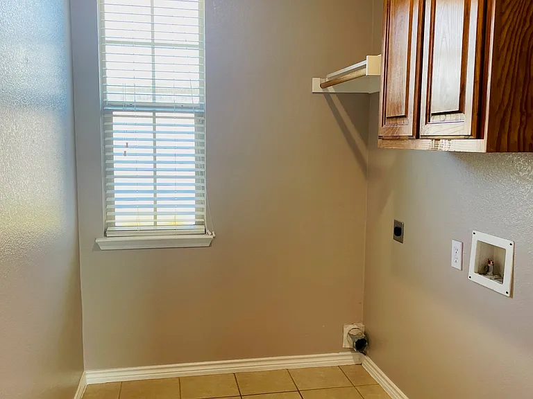 5936 Chisholm Trl — Photo 12