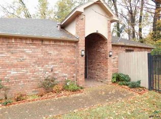 424 Amberwood Cir, Tyler, TX 75701