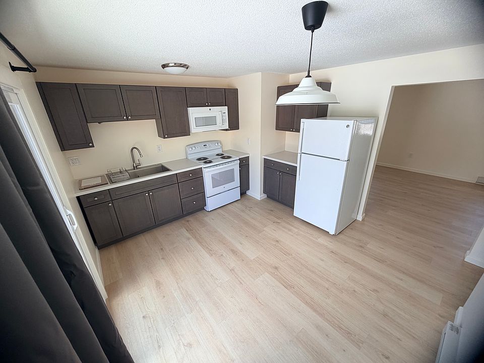 1st image of 4 Penwood Dr #7