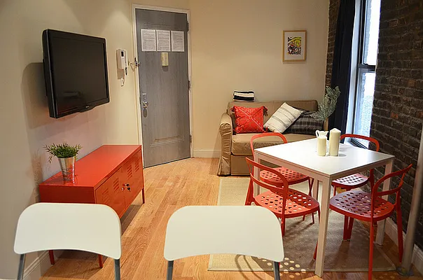 Rented by Voro New York | media 36