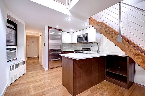 Rented by Urbane Brokerage | media 12